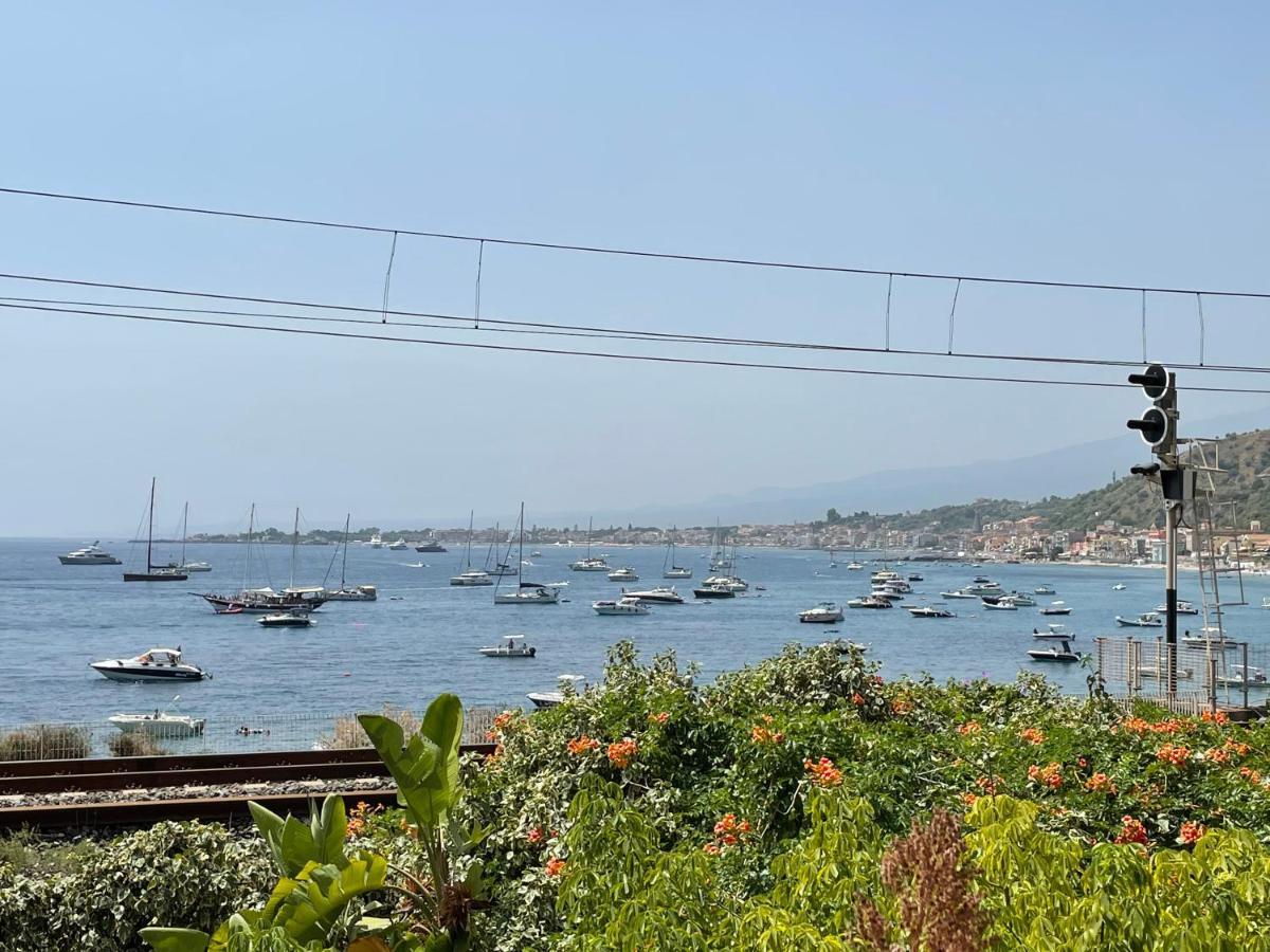 Taormina Holiday Apartment Екстер'єр фото